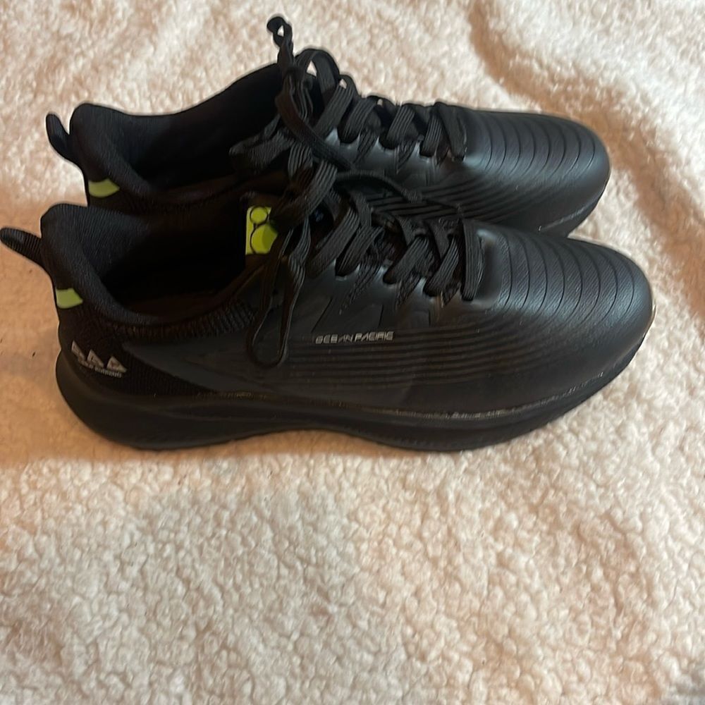 OP running sneakers size 8.5